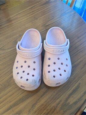 Crocs Womens Classic Clog in Light Pink
